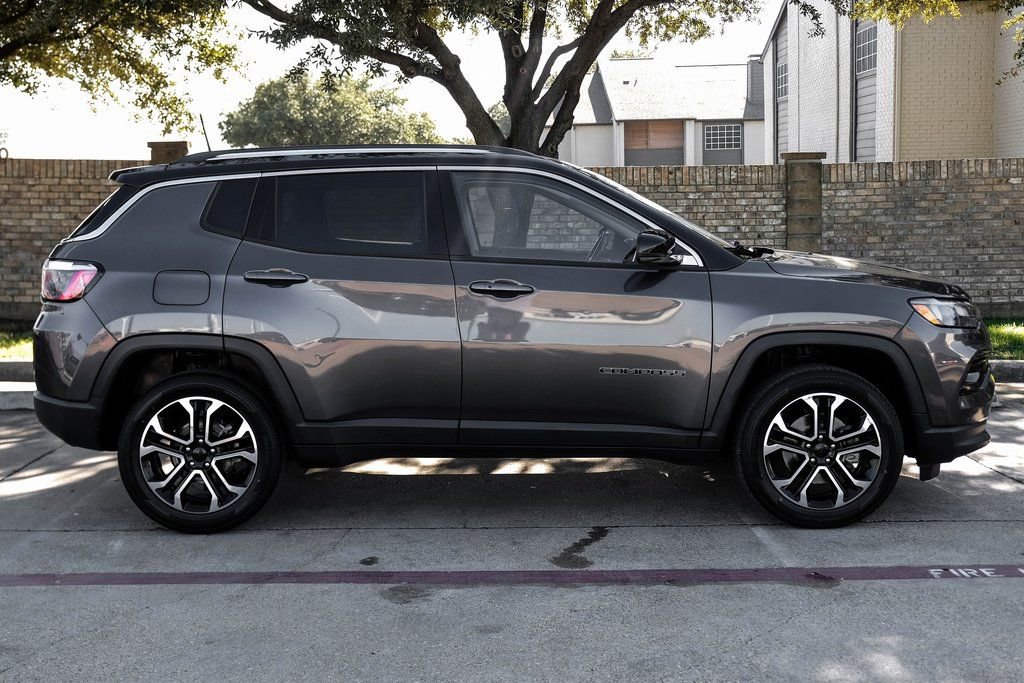 Used 2022 Jeep Compass Limited image 14