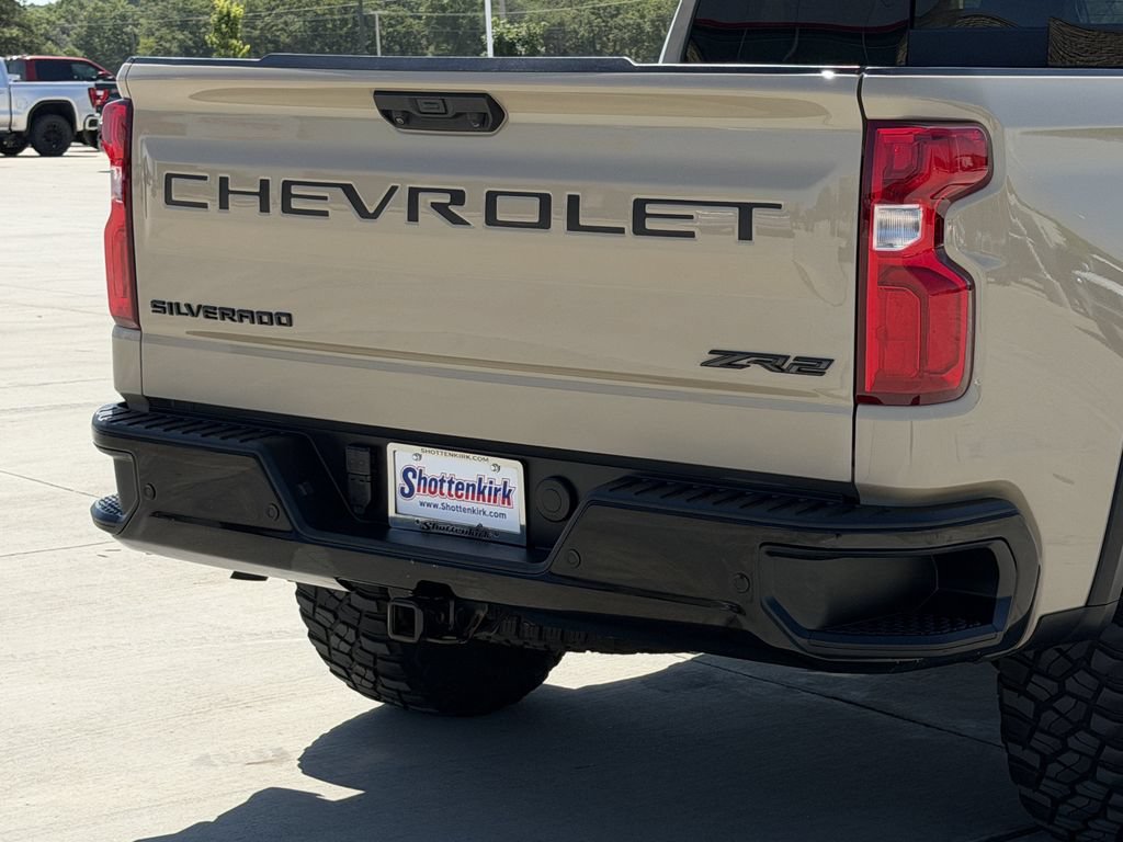 Used 2023 Chevrolet Silverado 1500 ZR2 w/ Technology Package AWD/4WD image 6