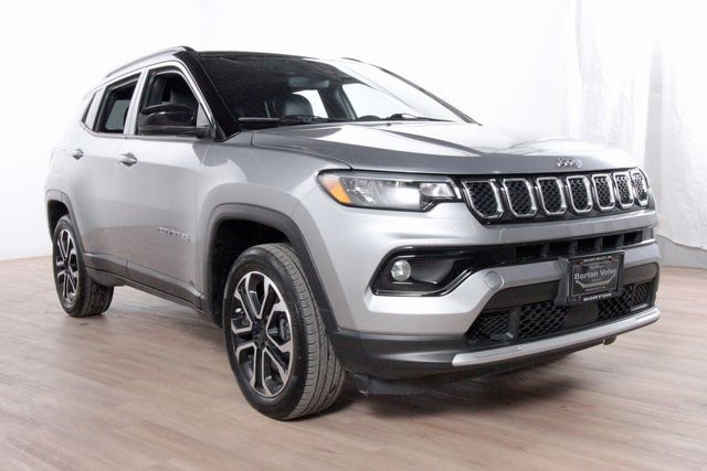 Used 2024 Jeep Compass Limited w/ Sun and Sound Group image 3