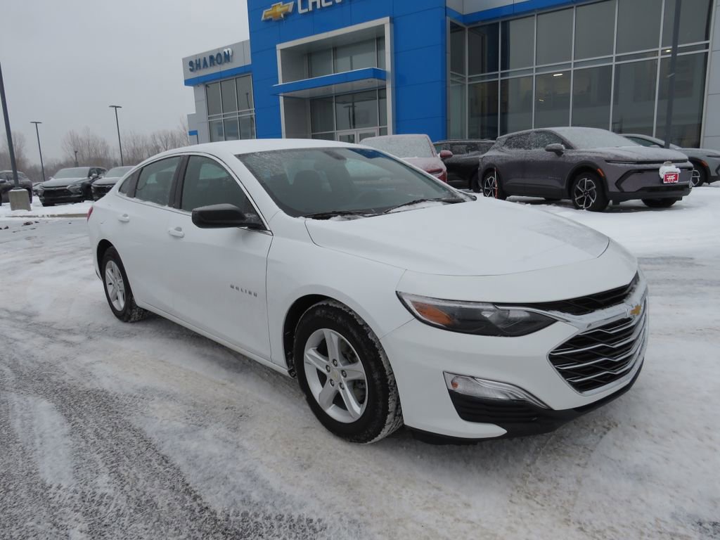 Used 2022 Chevrolet Malibu LS image 2