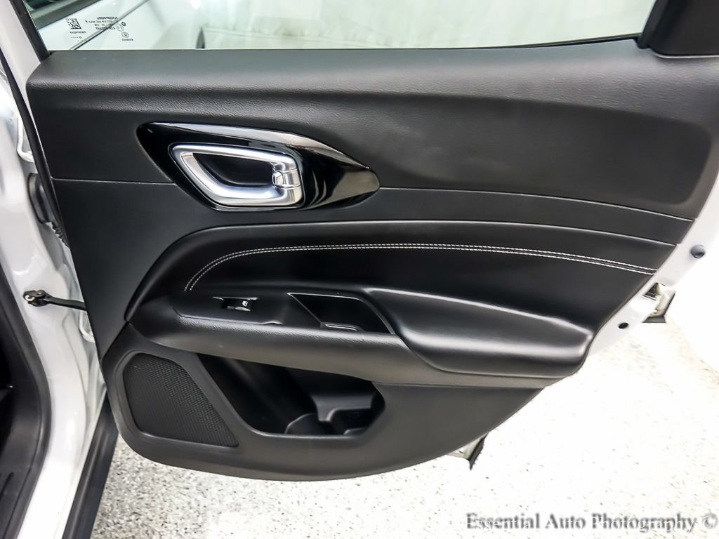 Used 2022 Jeep Compass Latitude FWD image 21