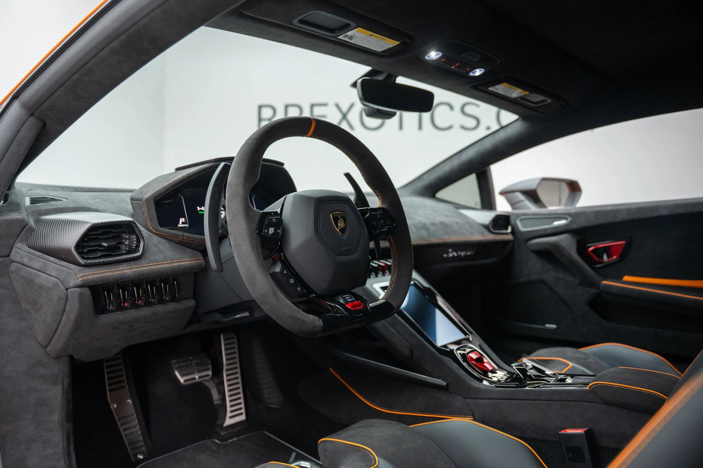 Used 2023 Lamborghini Huracan Sterrato image 2