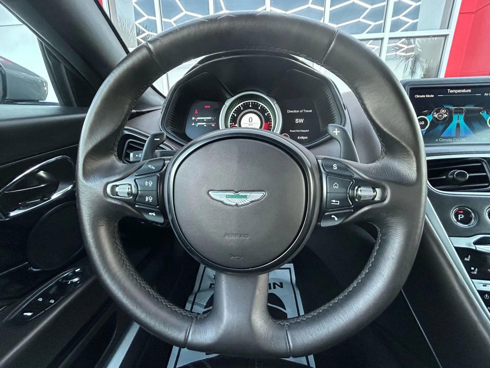 Used 2020 Aston Martin DB11 Coupe image 11