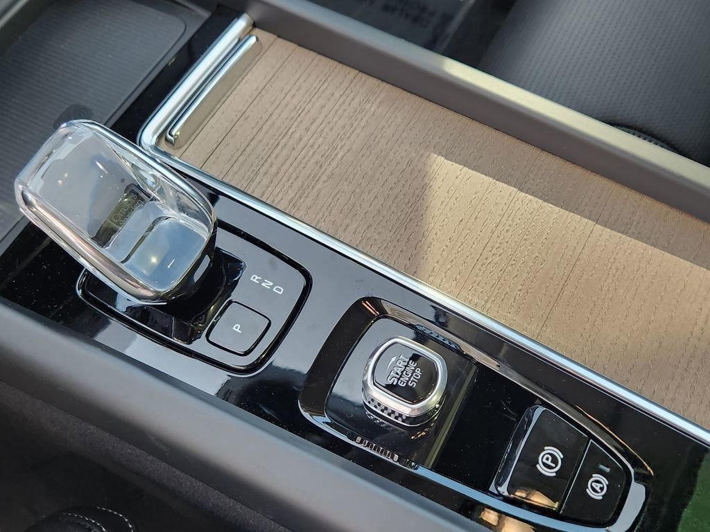 New 2026 Volvo XC60 B5 Ultra w/ Climate Package image 10