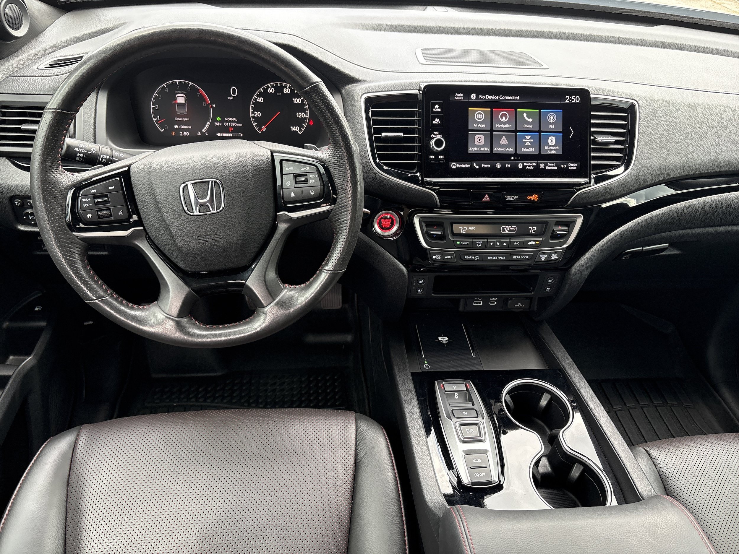 Used 2025 Honda Ridgeline Black Edition image 2