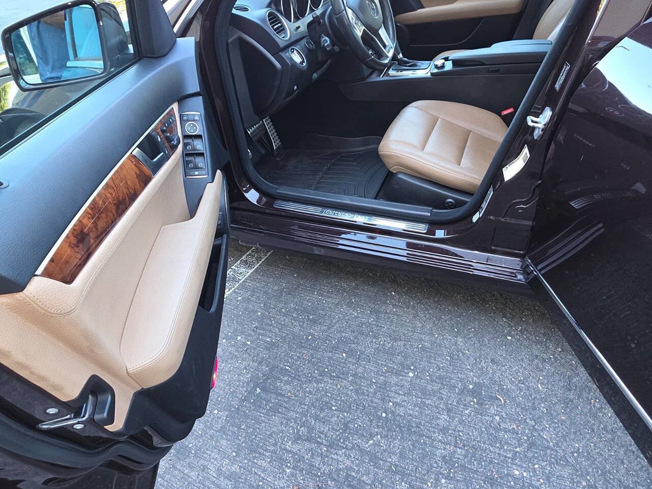 Used 2012 Mercedes-Benz C 250 Sedan image 14
