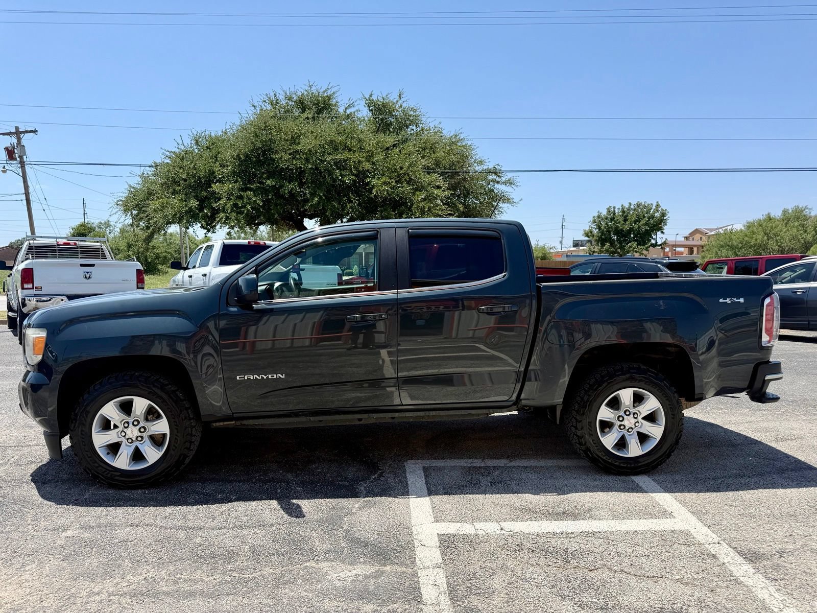 Used 2018 GMC Canyon SLE w/ SLE Convenience Package AWD/4WD image 6