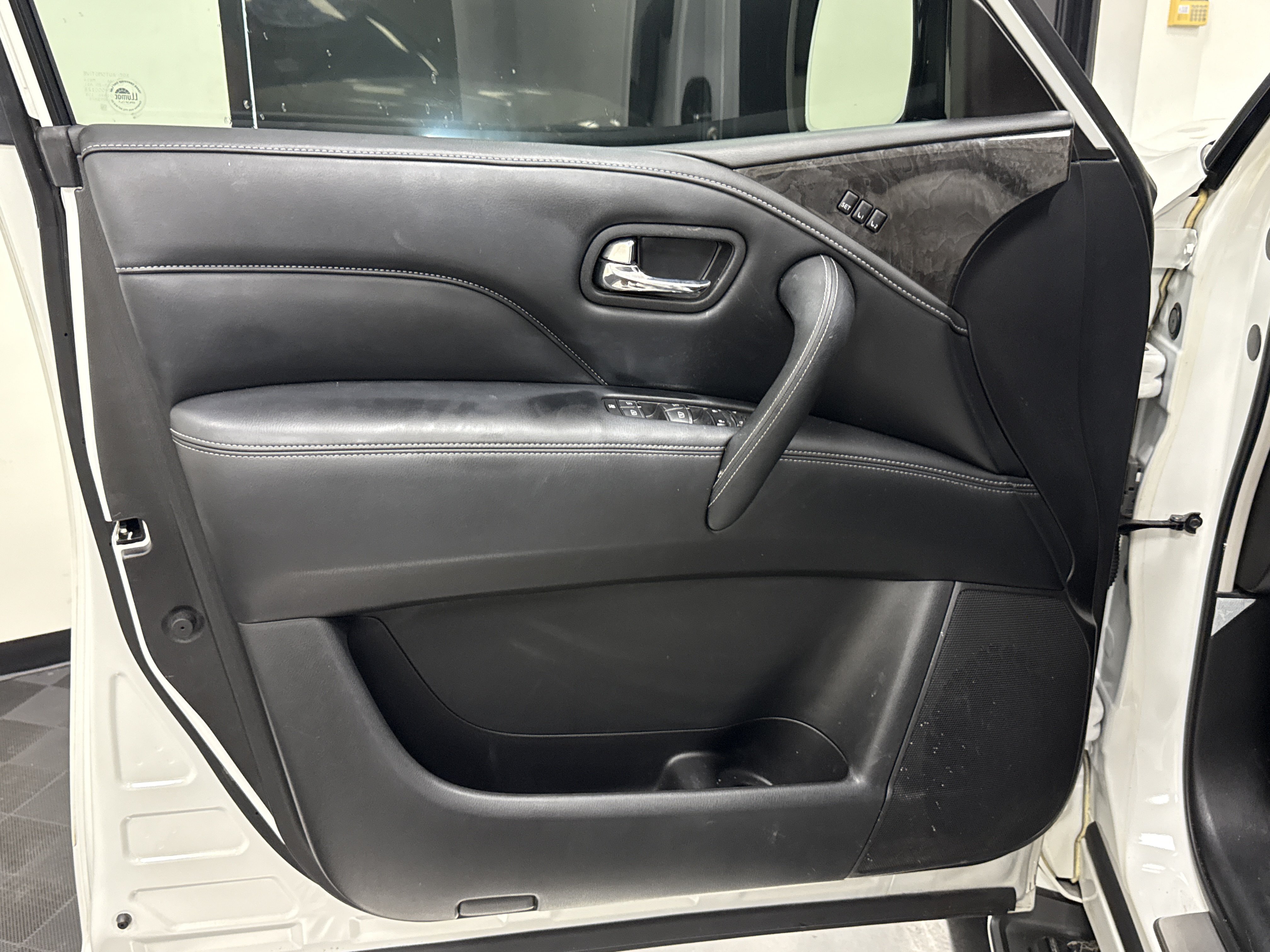 Certified 2024 INFINITI QX80 Luxe w/ Cargo Package RWD image 11