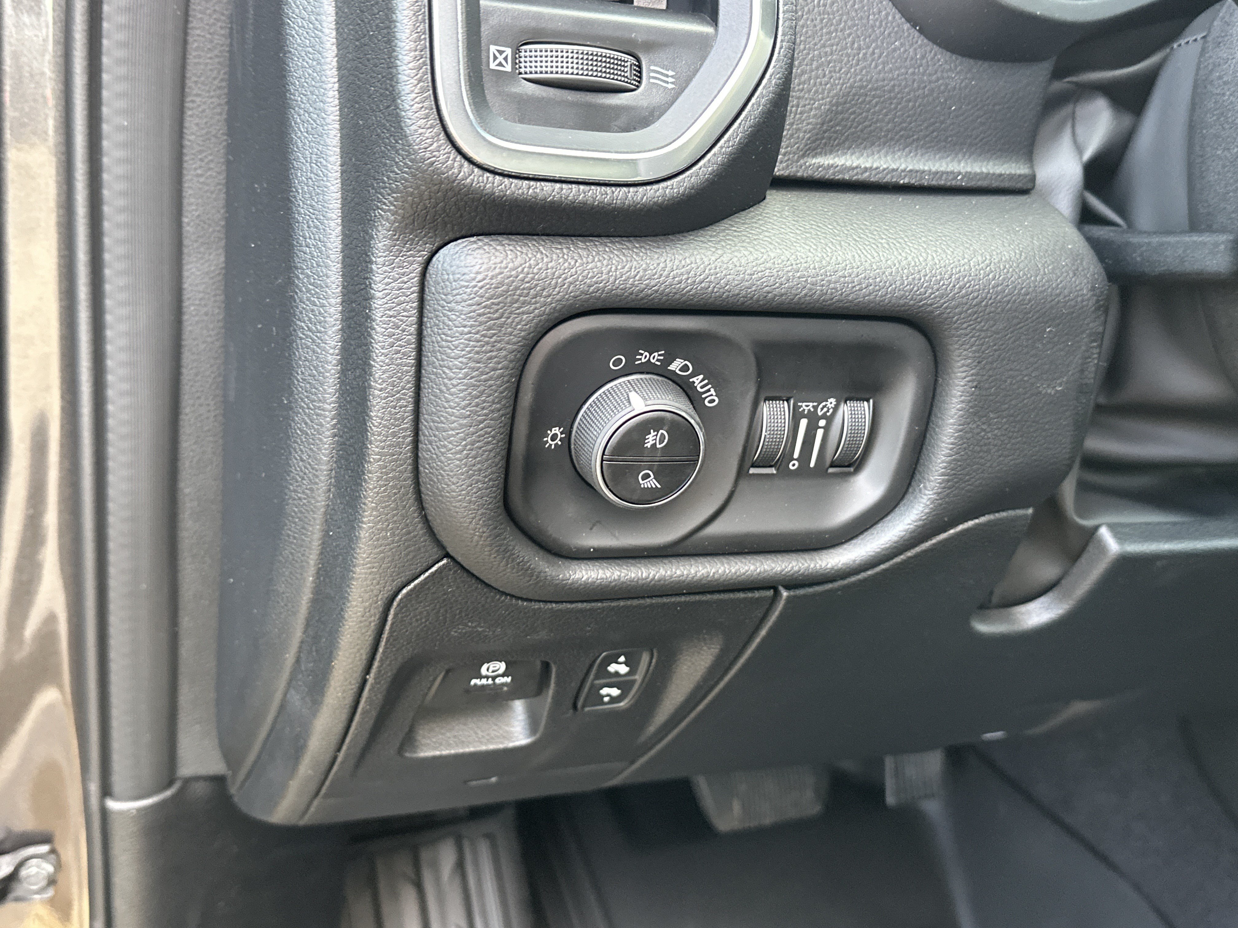 New 2026 RAM 1500 Laramie w/ Night Edition AWD/4WD image 15