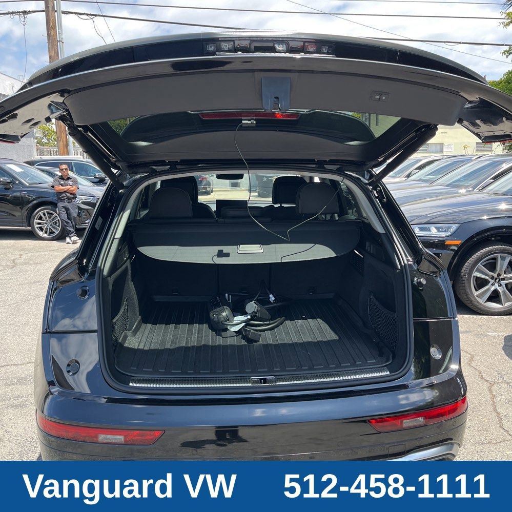 Used 2022 Audi Q5 e Premium w/ Convenience Package AWD/4WD image 32