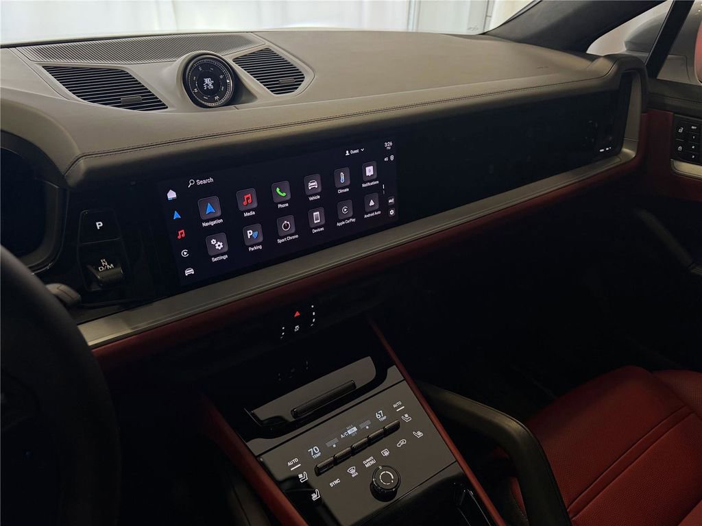Certified 2025 Porsche Cayenne GTS AWD/4WD image 17