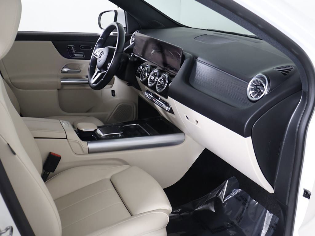 Used 2023 Mercedes-Benz GLA 250 4MATIC w/ Premium Package image 22