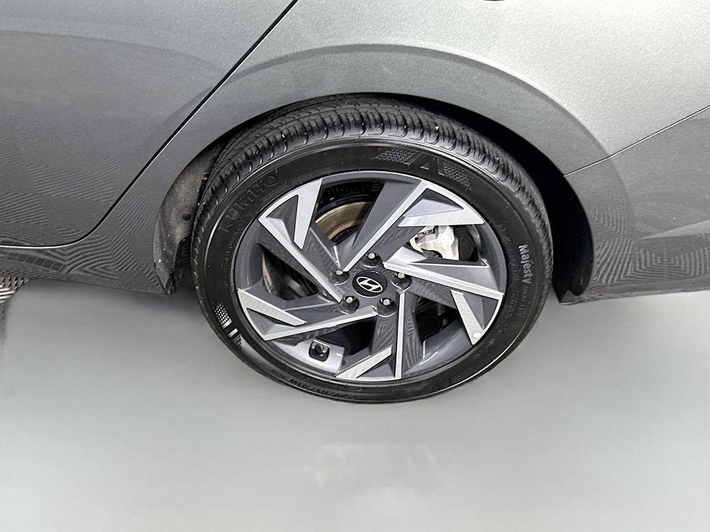 Certified 2025 Hyundai Elantra Sport FWD image 34