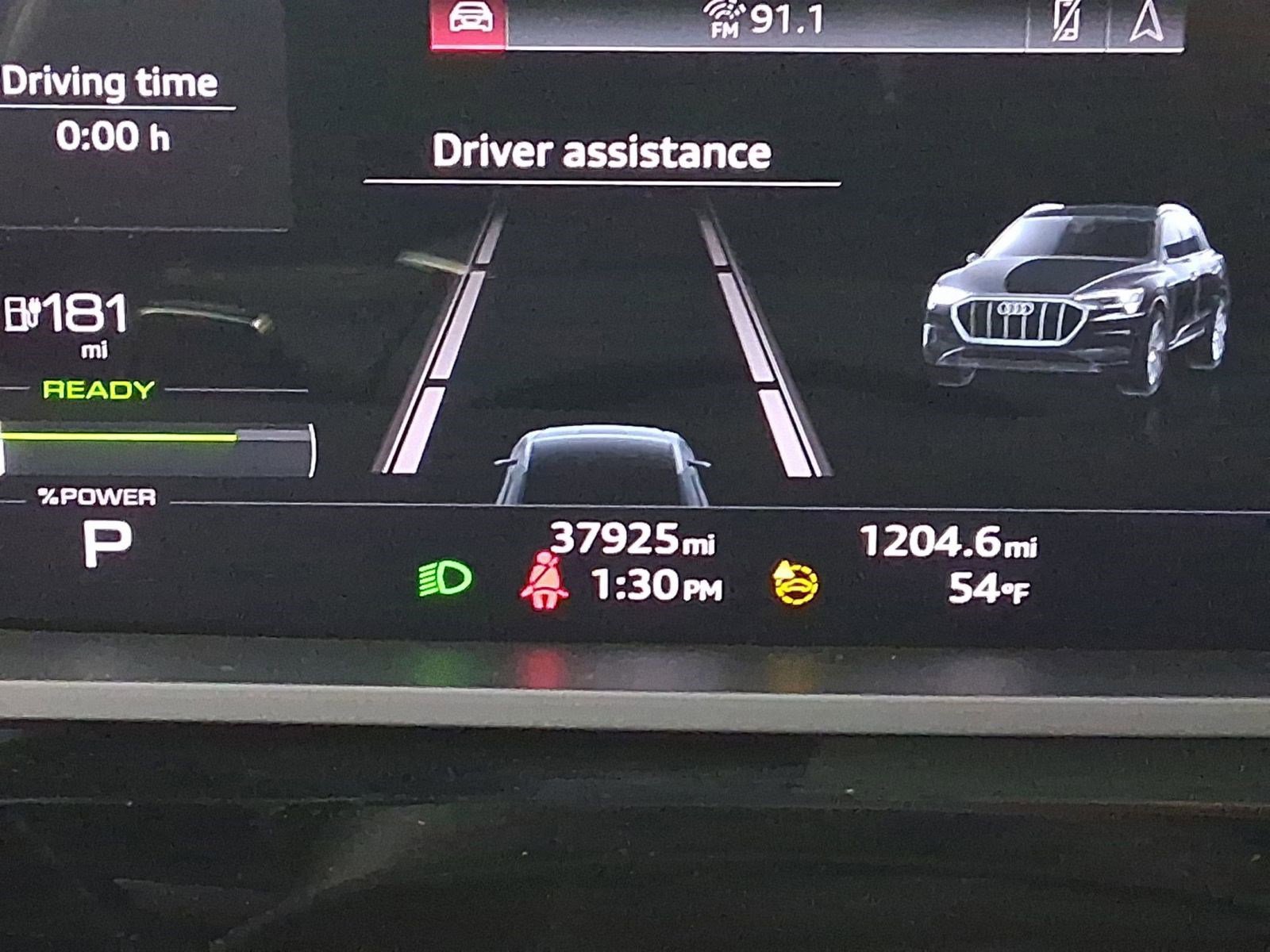 Used 2022 Audi e-tron Premium Plus w/ Premium Plus Package image 17