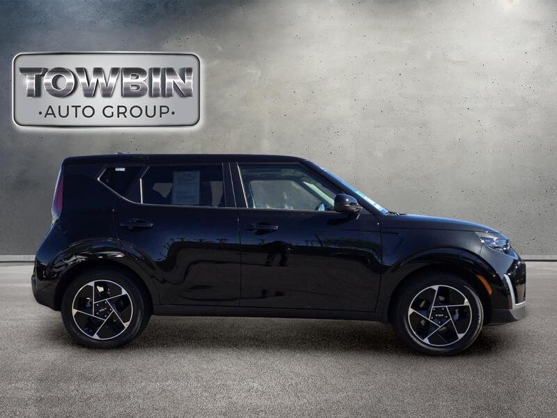Certified 2025 Kia Soul EX FWD image 3