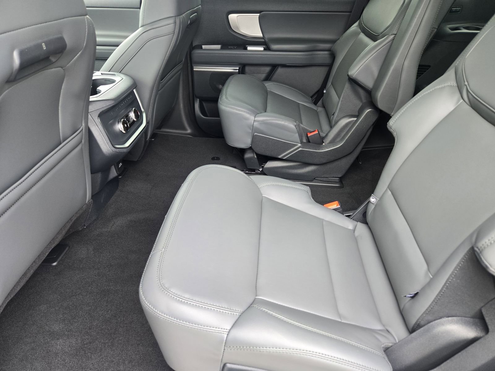 New 2026 Ford Expedition Active RWD image 27