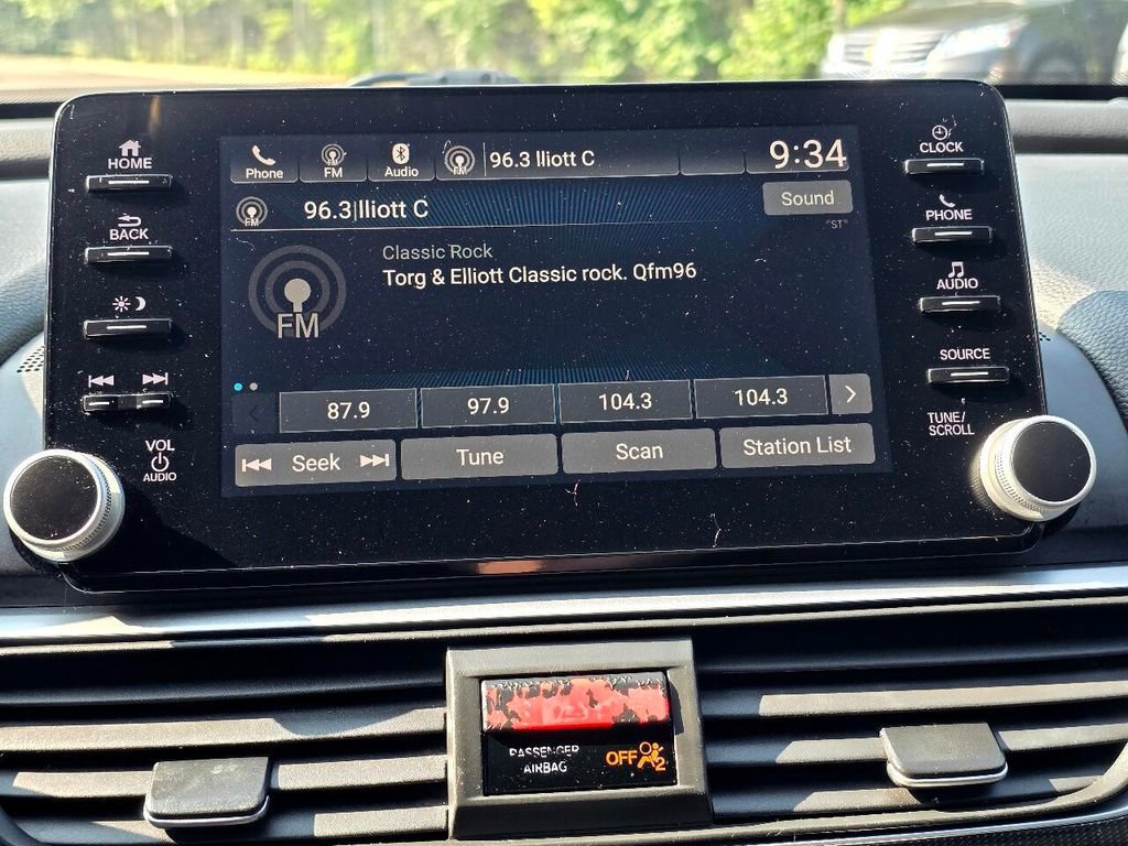 Used 2018 Honda Accord Sport image 25