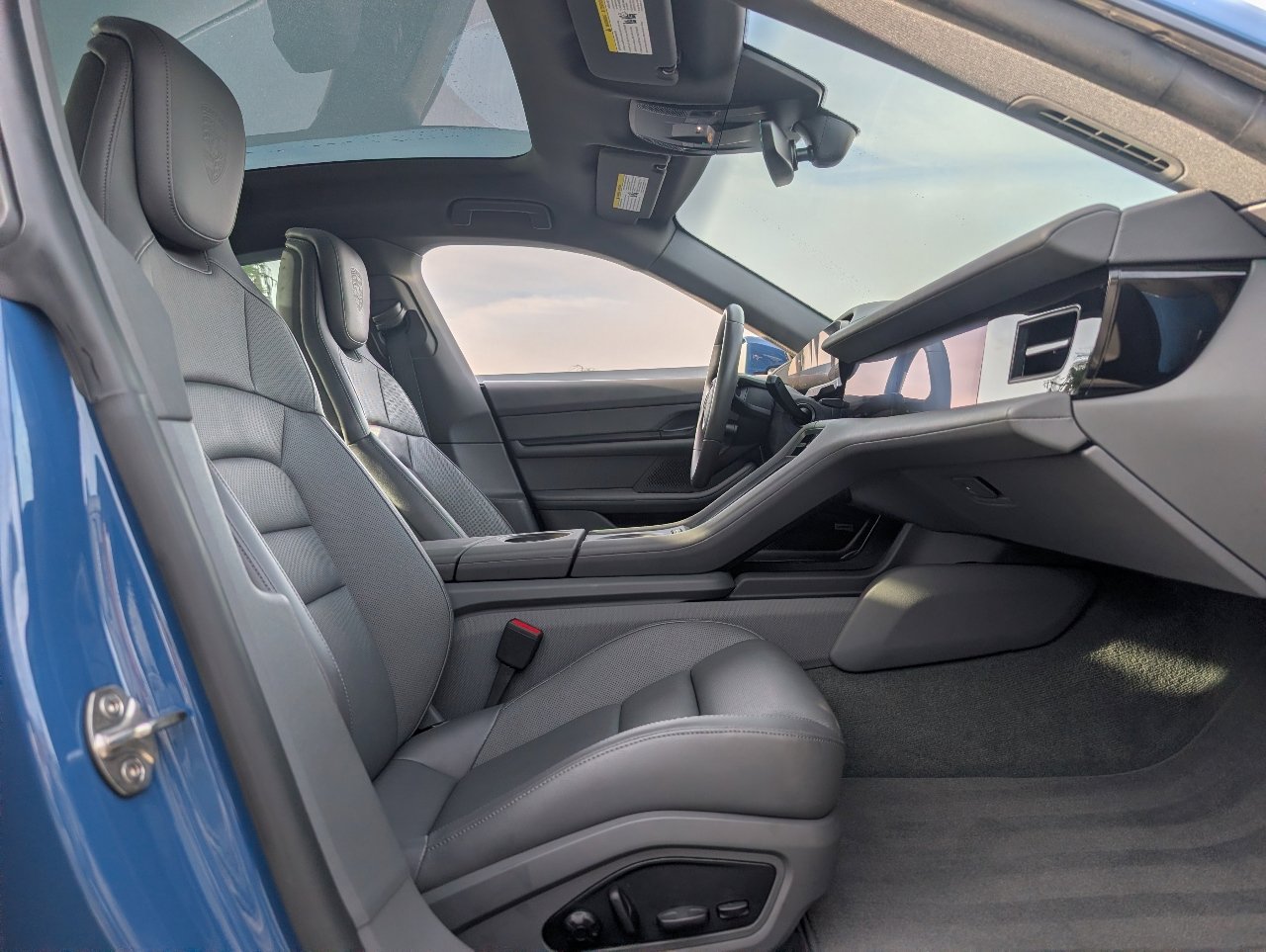 Used 2024 Porsche Taycan image 17