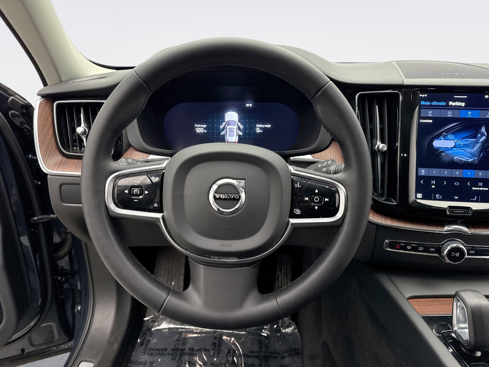 Used 2023 Volvo XC60 T8 Plus w/ Climate Package image 12