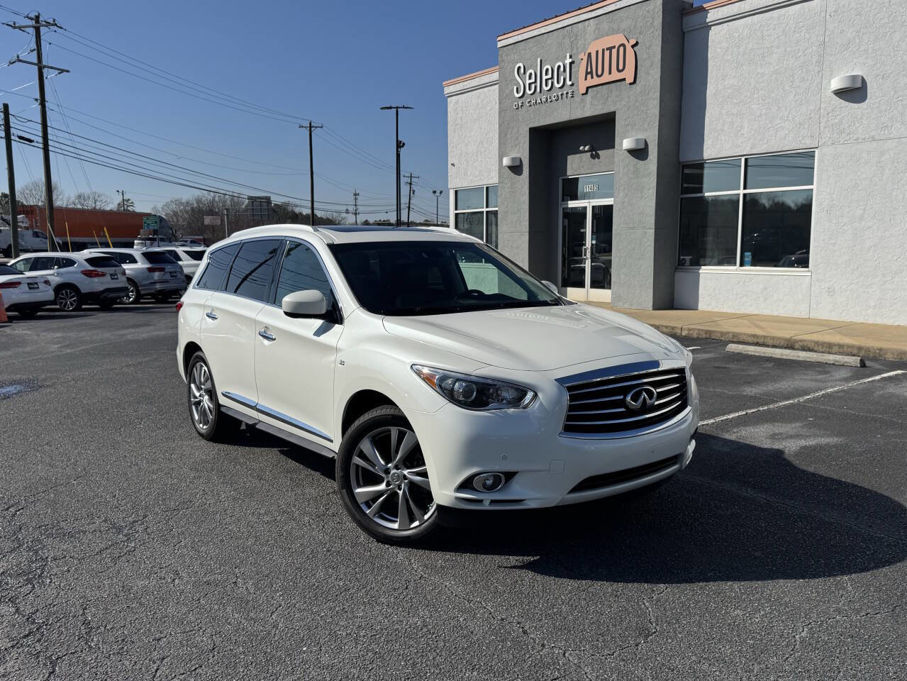 Used 2015 INFINITI QX60 AWD w/ Deluxe Touring Package image 8