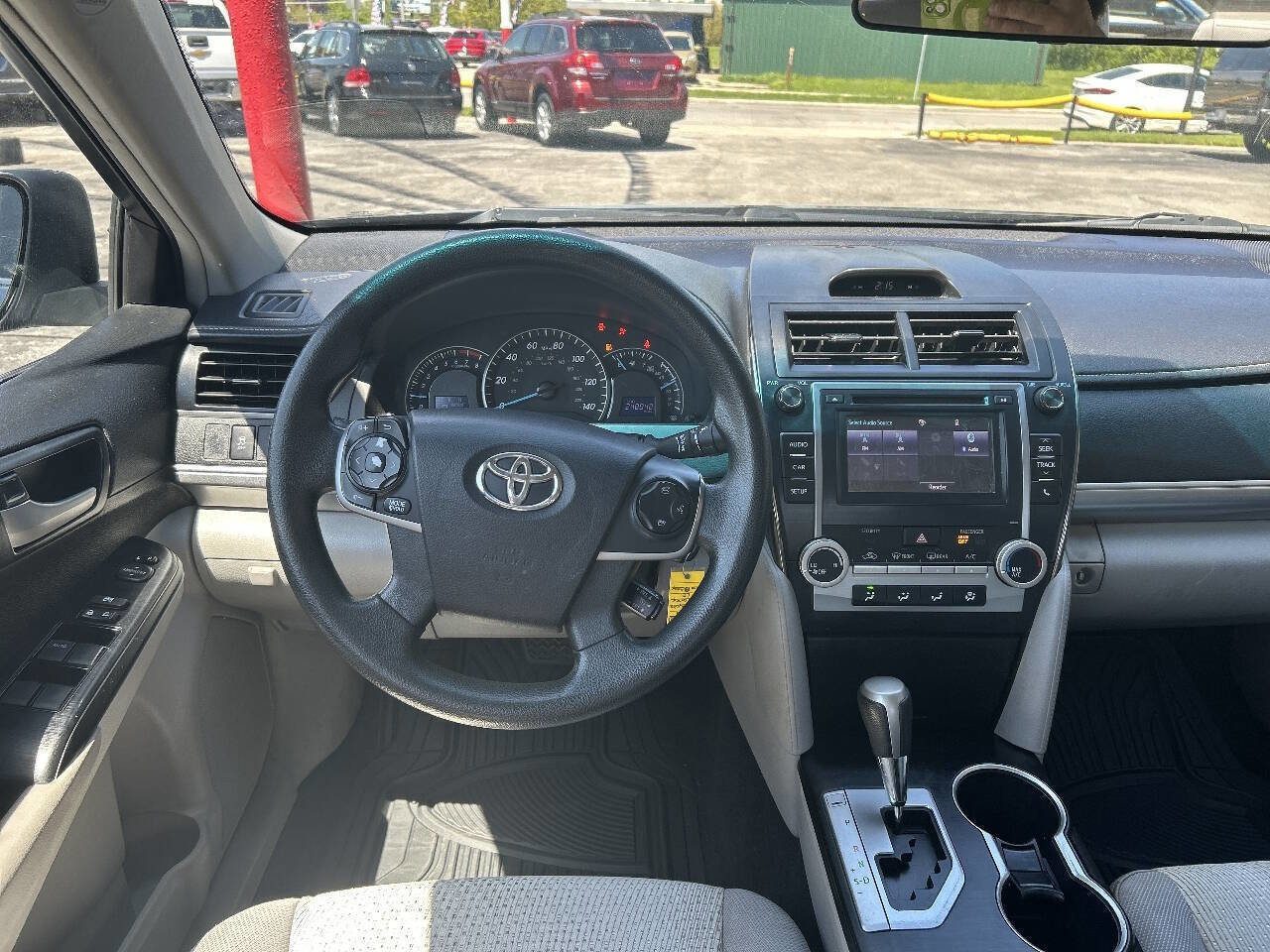 Used 2014 Toyota Camry LE w/ Moonroof Package FWD image 9