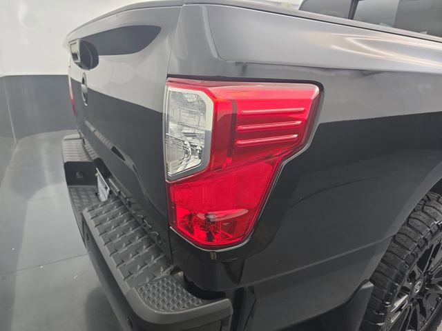 Used 2019 Nissan Titan SL w/ Midnight Edition AWD/4WD image 18