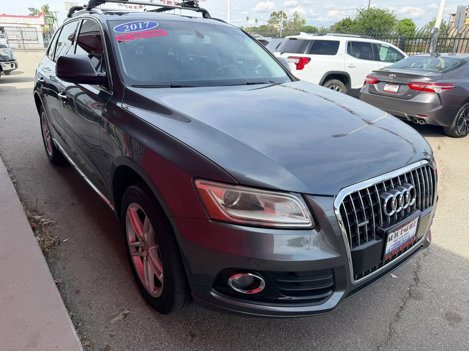 Used 2017 Audi Q5 2.0T Premium Plus w/ Technology Package AWD/4WD image 4