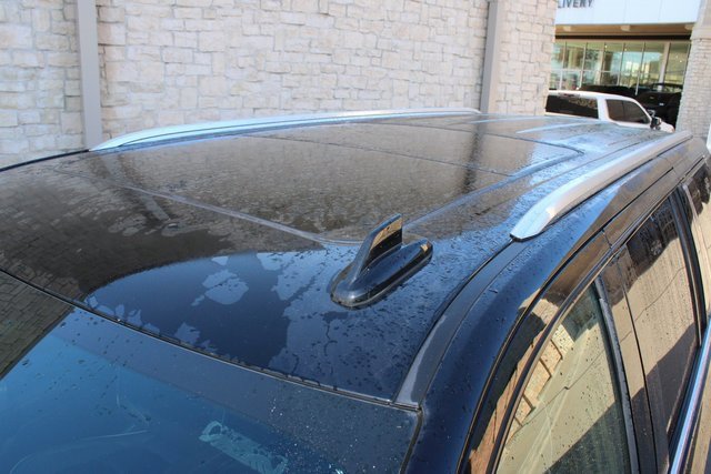 Used 2023 Chevrolet Suburban Premier image 4