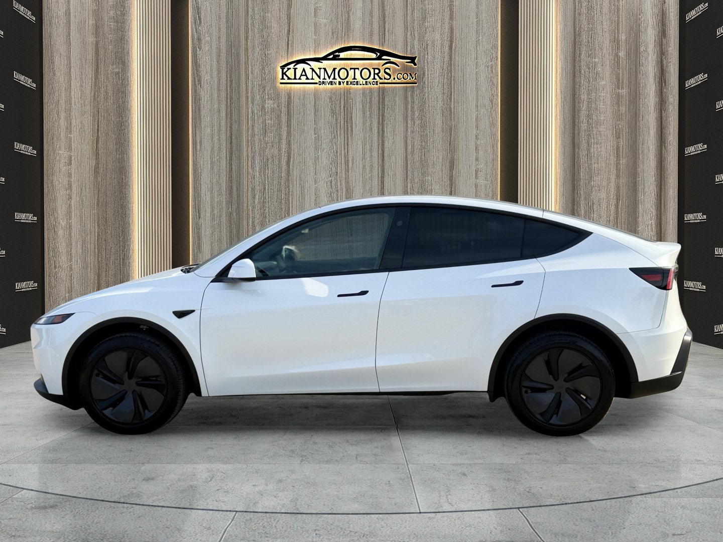 Used 2026 Tesla Model Y 2WD image 4
