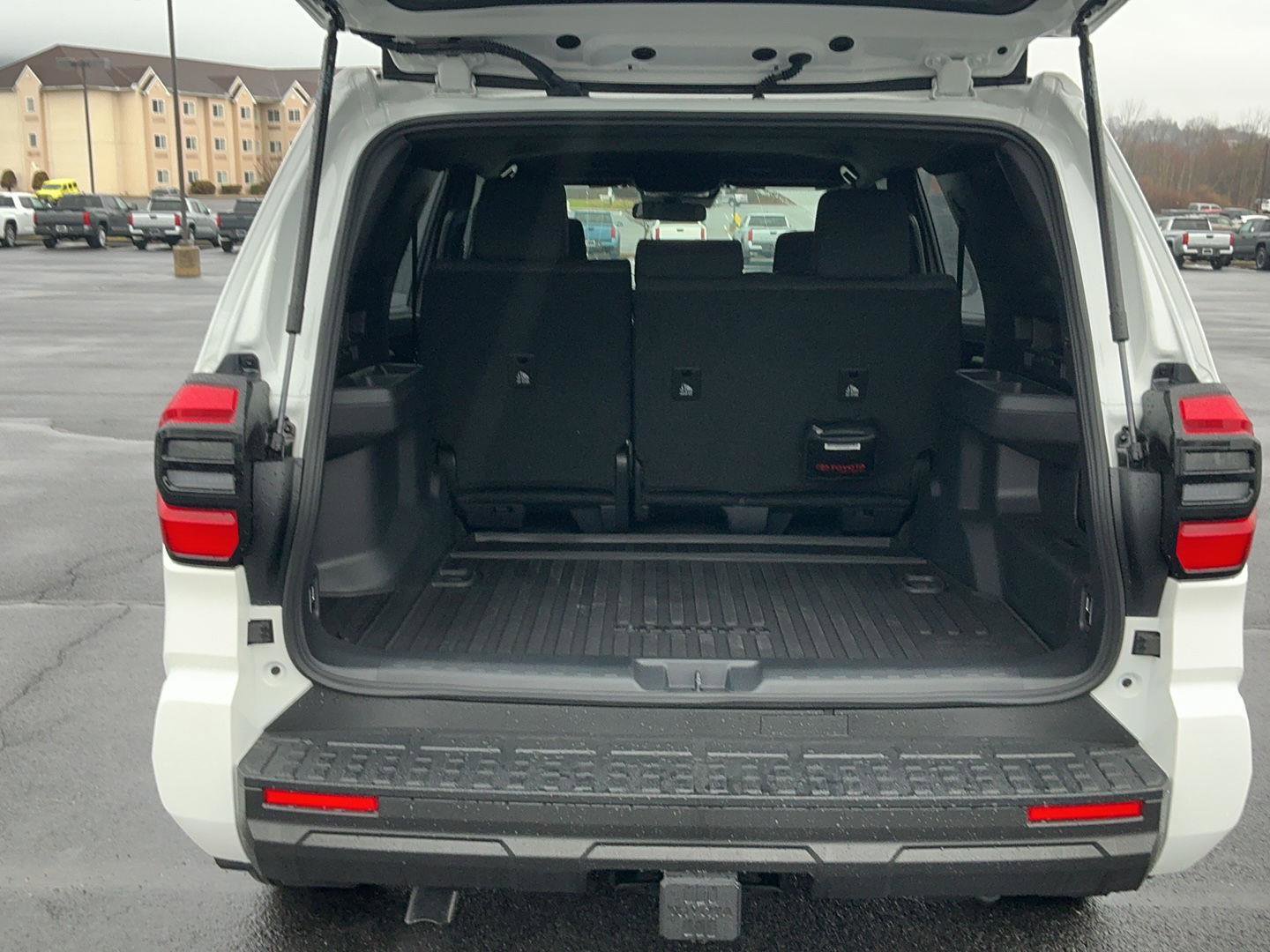 Used 2025 Toyota 4Runner SR5 image 32