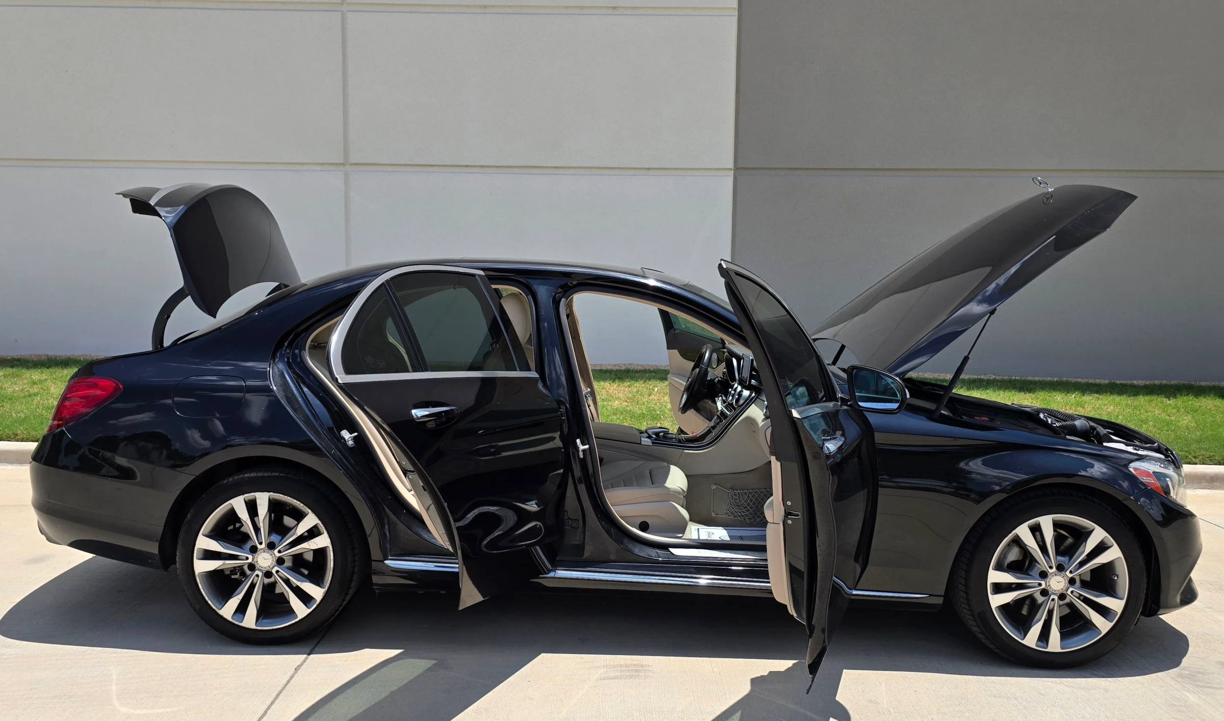 Used 2015 Mercedes-Benz C 300 Sedan image 15
