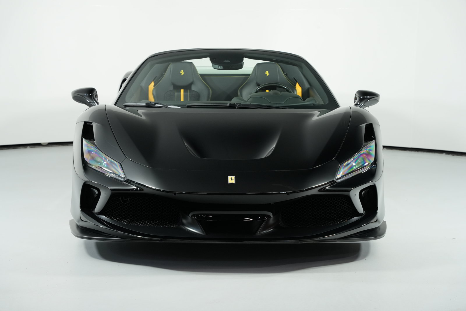 Used 2022 Ferrari F8 Spider RWD image 20