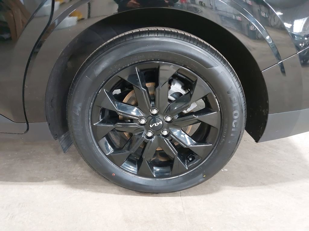 Used 2024 Kia Carnival SX Prestige image 36