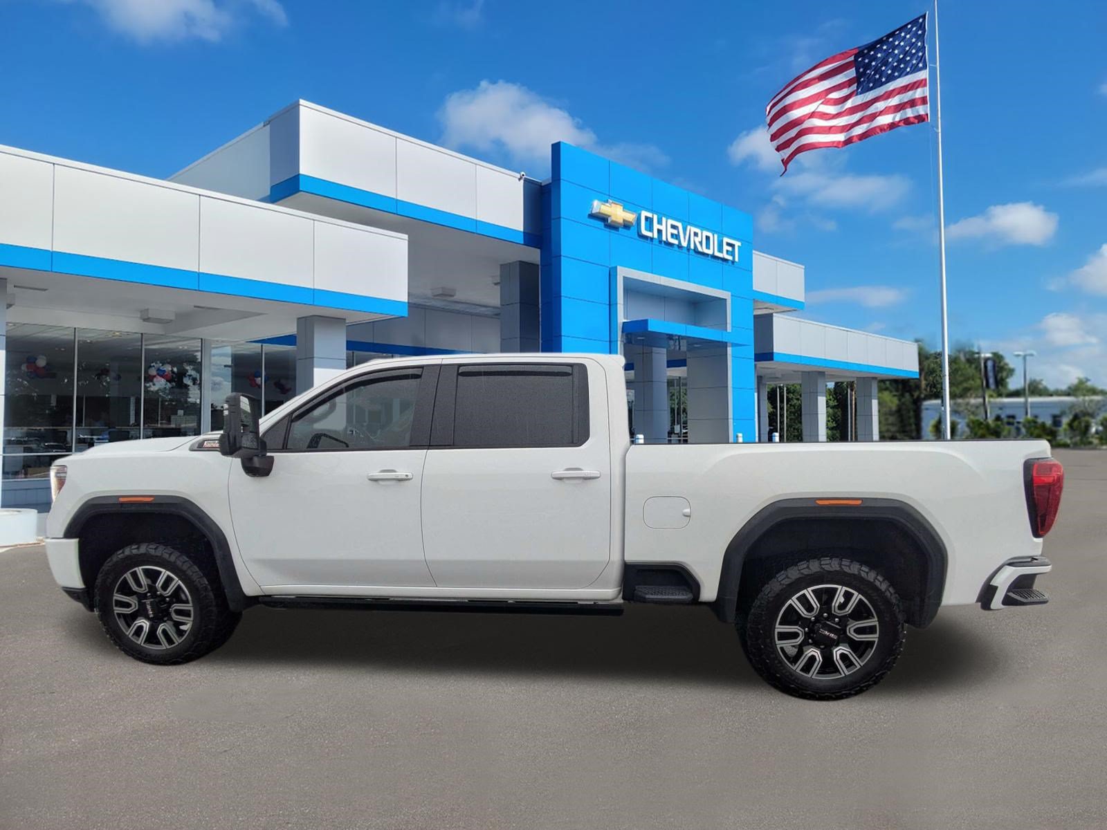 Used 2022 GMC Sierra 2500 AT4 w/ AT4 Premium Plus Package AWD/4WD image 6
