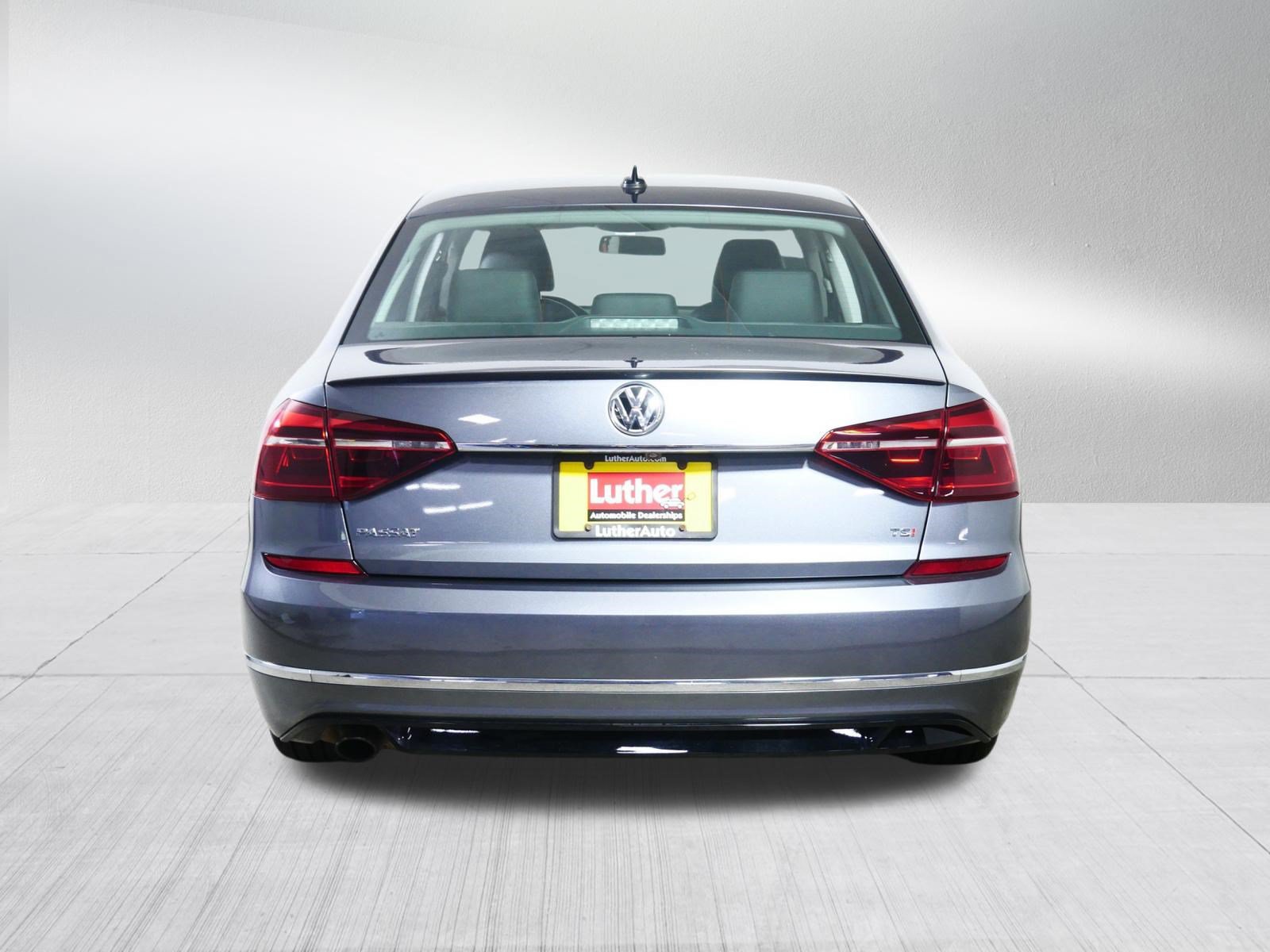 Used 2017 Volkswagen Passat 1.8T R-Line FWD image 6