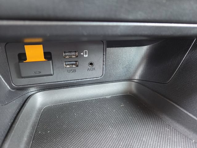Used 2018 MAZDA MAZDA3 Grand Touring w/ Premium Equipment Package FWD image 12