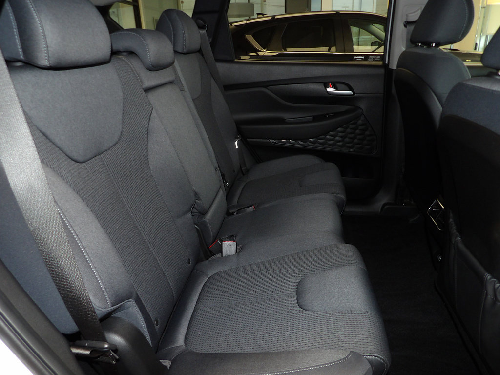 Used 2023 Hyundai Santa Fe SEL w/ Winter Weather Package AWD/4WD image 17