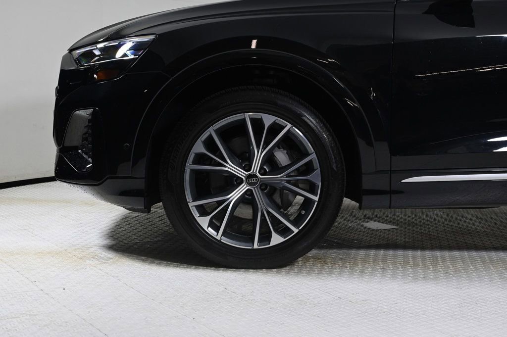 Used 2025 Audi Q8 Premium w/ Convenience Package image 23
