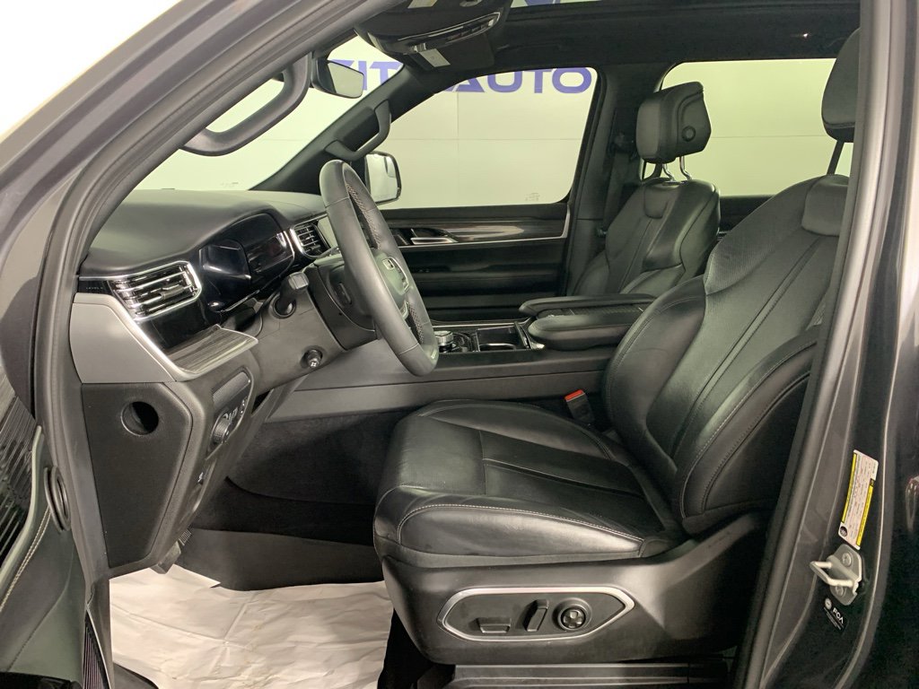 Used 2022 Jeep Wagoneer Series III w/ Premium Group I image 16