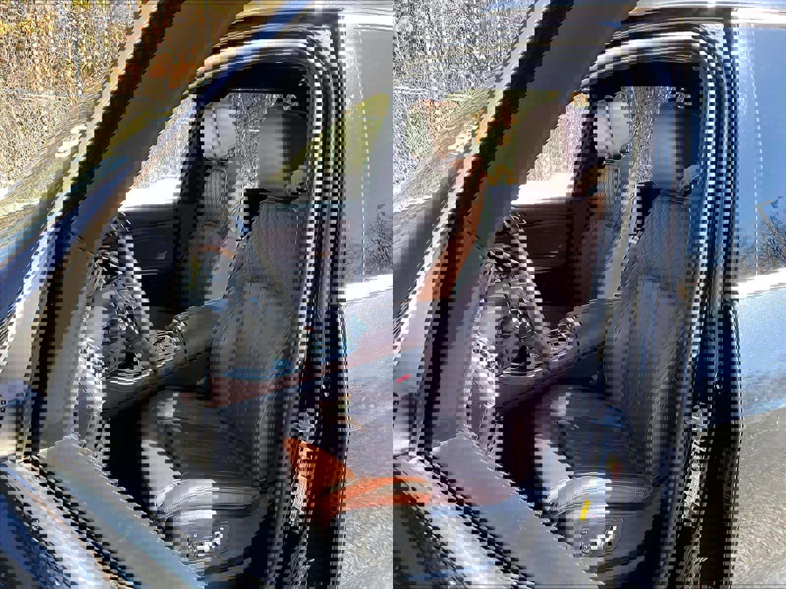 Used 2025 BMW X5 xDrive50e image 10