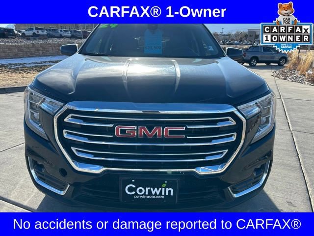 Used 2024 GMC Terrain SLT image 2