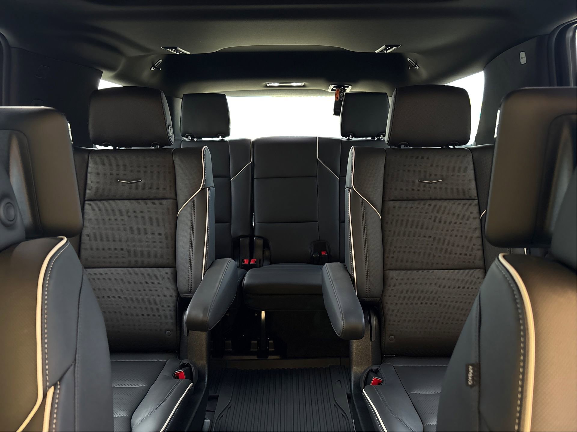 Used 2026 Cadillac Escalade Sport w/ LPO, ONYX Package image 19