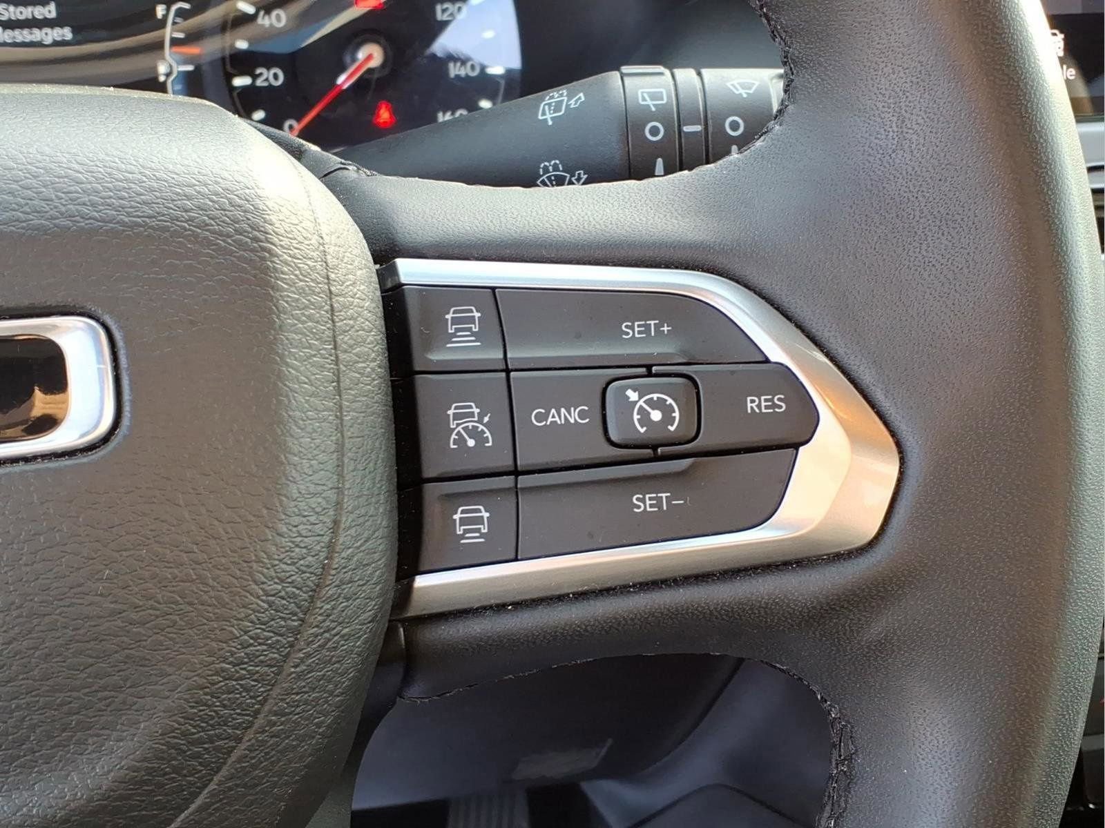 Used 2023 Jeep Compass Limited image 16