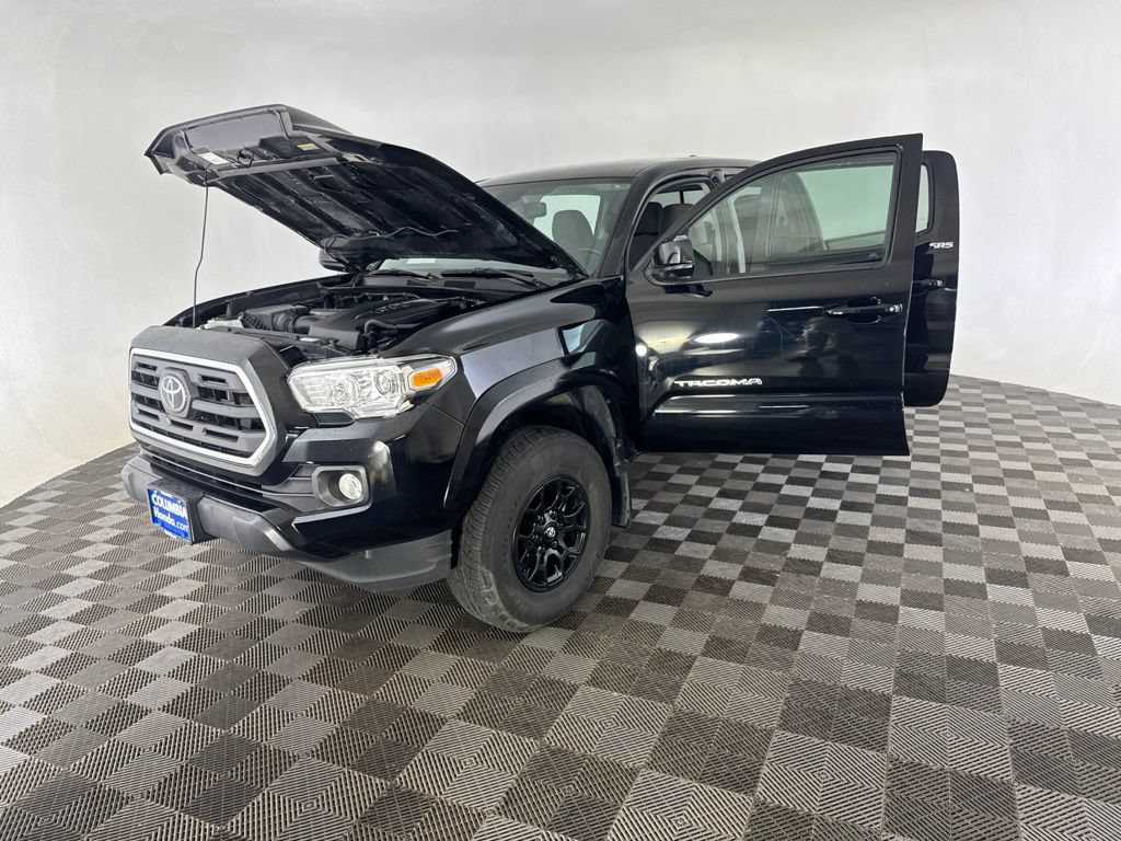 Used 2019 Toyota Tacoma SR5 AWD/4WD image 13