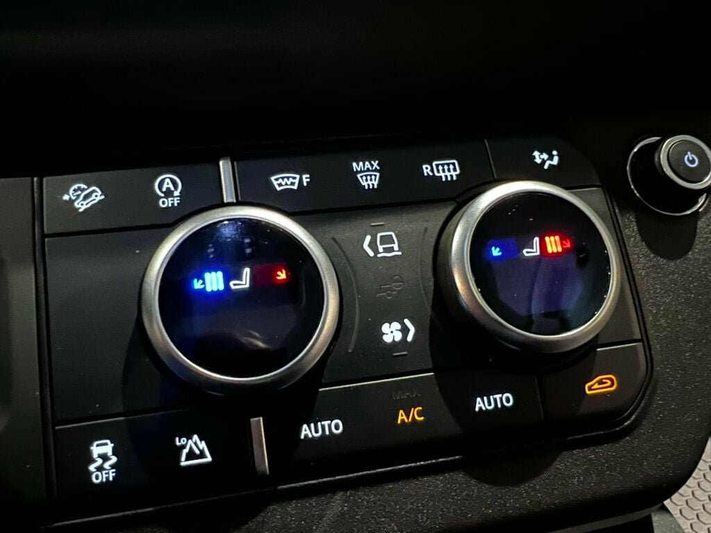 Used 2023 Land Rover Defender 90 SE AWD/4WD image 38