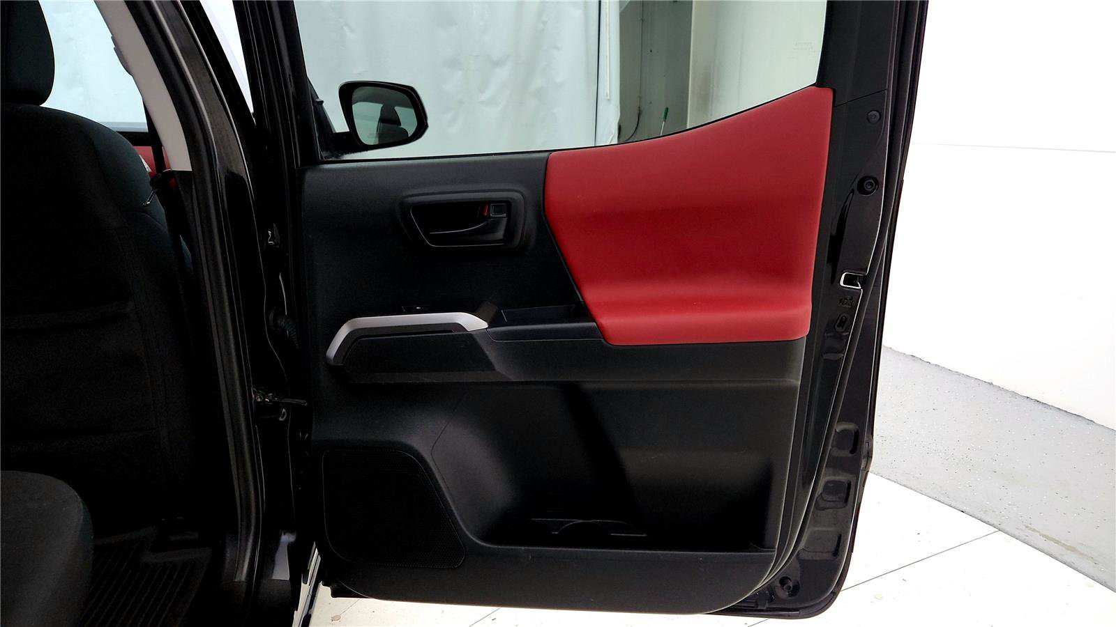 Certified 2021 Toyota Tacoma SR5 image 19