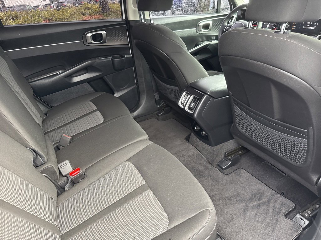 Used 2023 Kia Sorento LX image 22