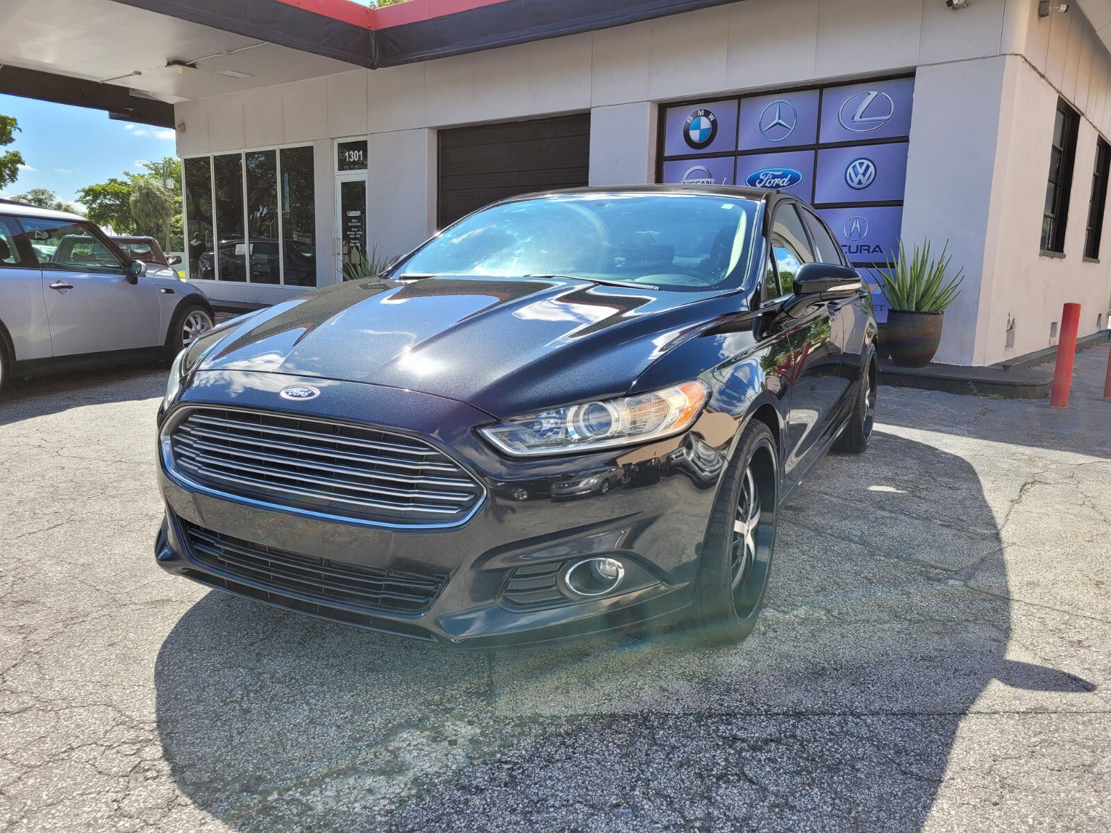 Used 2013 Ford Fusion SE image 2