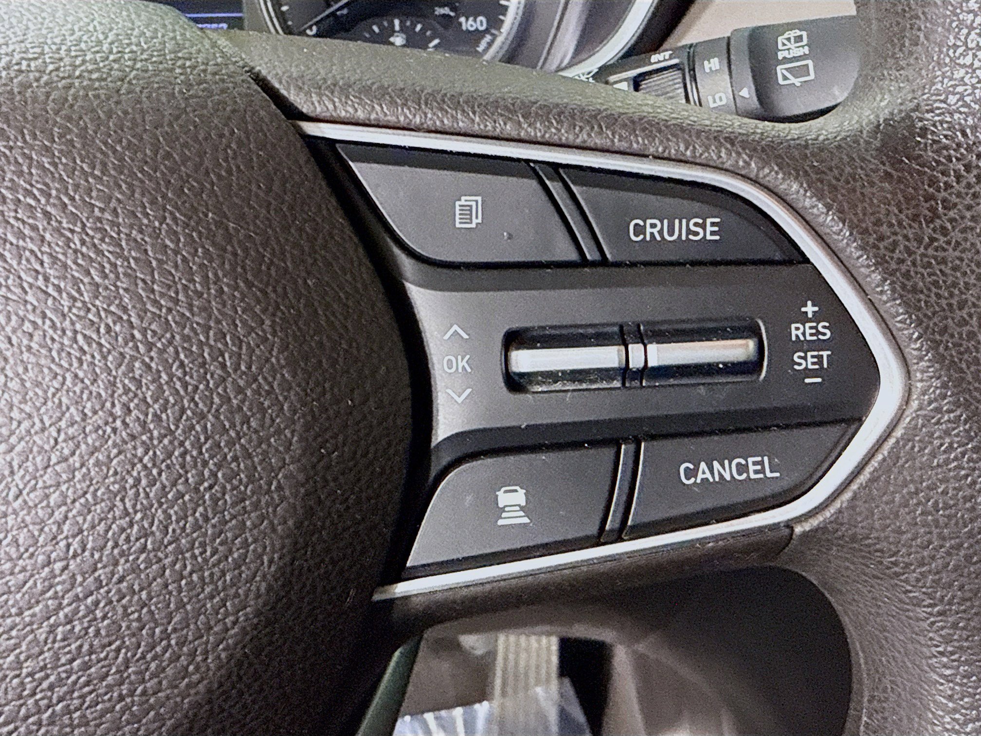 Used 2020 Hyundai Santa Fe SE image 15