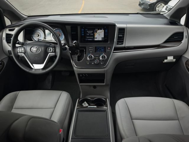 Used 2017 Toyota Sienna XLE w/ XLE Navigation Package FWD image 37